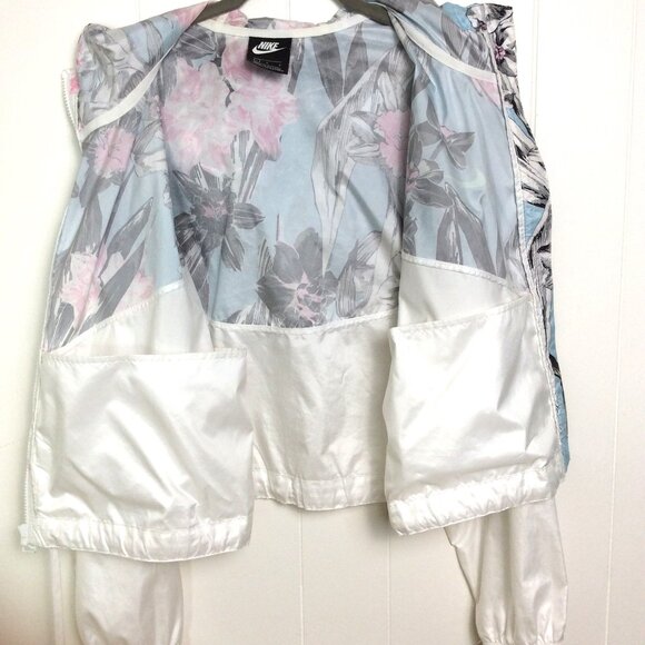 Nike Hyper Femme Windrunner Floral Accent Cropped Hooded Running Jacket Size L - Picture 3 of 16